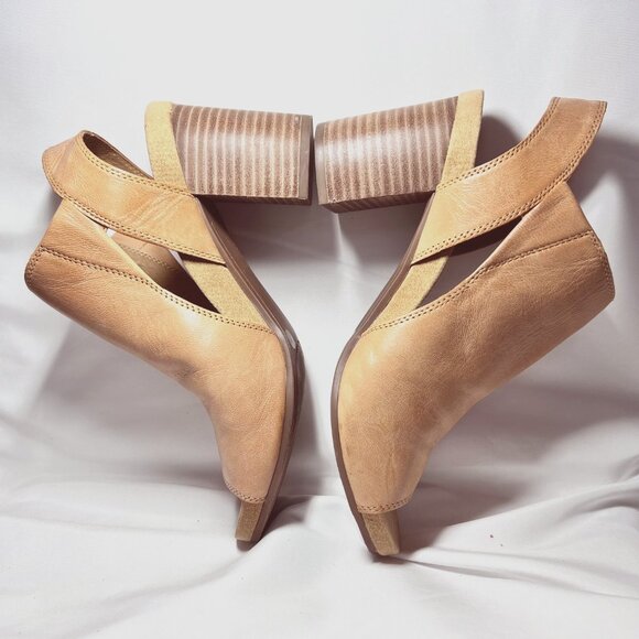 Lucky Brand-LK Saudra Boot-Women's Leather-8 1/2 M-Tanish Camel-Wood 3 1/2" Heel - Picture 4 of 16